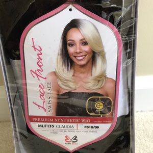 Bobbi Boss Lacefront Wig MLF135/Claudia FS1B/30